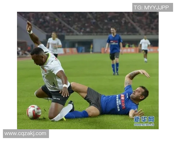 模仿足球巨星训练日常揭秘从动作到心态全面还原球场传奇